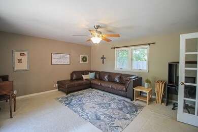 2517 Falcon Dr NE, Cedar Rapids, IA 52402 - photo 6