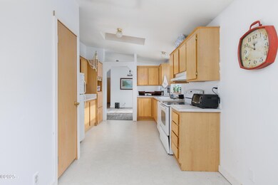 1578 NW Spruce St, Toledo, OR 97391 - photo 6