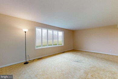 5926 Ash Ct, Slatington, PA 18080 - photo 6