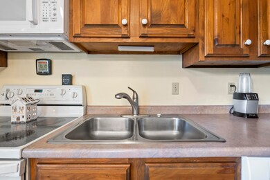 6 Therrien Ave_115
