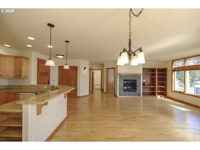 75 Harbor St unit 304, Florence, OR 97439 - photo 5