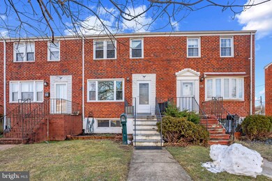 926 Palladi Dr, Halethorpe, MD 21227 - photo 2