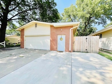 504 Warren Rd, El Dorado, KS 67042 - photo 4