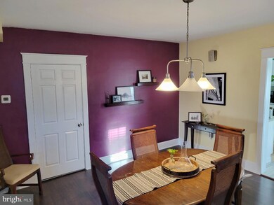 1104 Stirling St, Coatesville, PA 19320 - photo 5