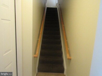 1810 Cedar Cove Way unit 201, Woodbridge, VA 22191 - photo 4