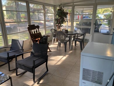 10914 Whispering Oaks Cir, Riverview, FL 33569 - photo 5