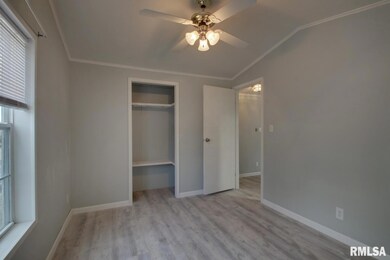 1512 Dewees Ave, Quincy, IL 62305 - photo 6