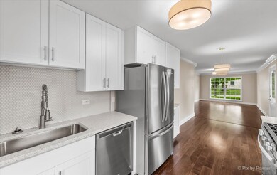 510 Waco Ln, Carpentersville, IL 60110 - photo 3