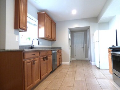 32 Berkshire St, Ludlow, MA 01056 - photo 6