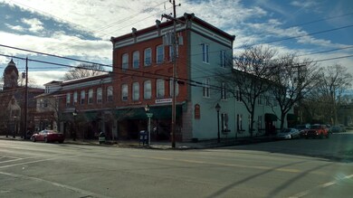 320 Broad St, Milford, PA 18337 - photo 4