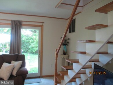 48 Aspen Ln, Levittown, PA 19055 - photo 5