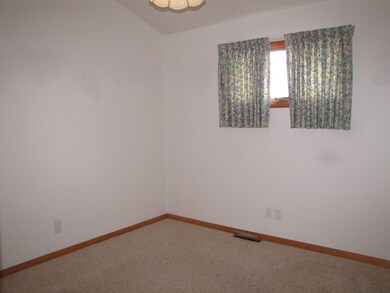 507 Cherry St, Tuscola, IL 61953 - photo 3