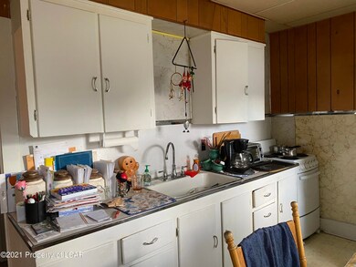 291 Walnut St, Luzerne, PA 18709 - photo 7