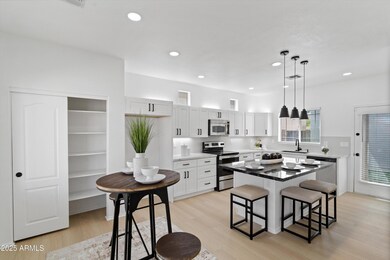 9110 W Palm Ln, Phoenix, AZ 85037 - photo 5