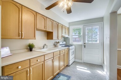 1201 Deanwood Rd, Parkville, MD 21234 - photo 4