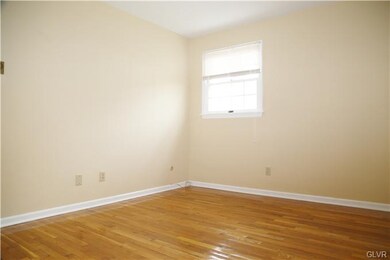 1727 Livingston St unit 3, Allentown, PA 18104 - photo 4