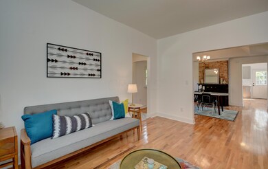 Living Room (2)
