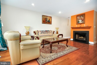 102 Heskers Ct, Monmouth Junction, NJ 08852 - photo 4