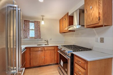 12 Lilac Ct unit 12, Cambridge, MA 02141 - photo 2