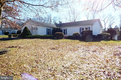 320 W 4th St, Red Hill, PA 18076 - photo 2