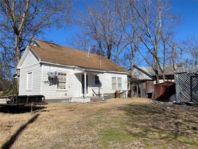 410 E 6th St, Bonham, TX 75418 - photo 4