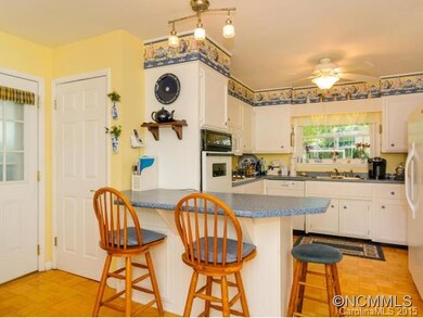 Kitchen - Eating Area