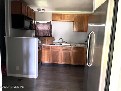 Kitchen 912 Kennedy Dr