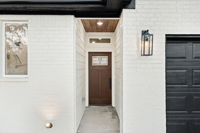 5901 S Lakeside Hills Ct, Granbury, TX 76048 - photo 4