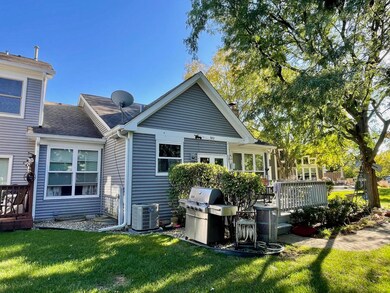 923 Heathrow Ln, Naperville, IL 60540 - photo 3