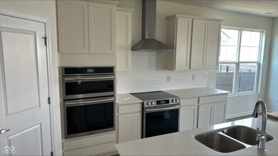 923 Aurora Ln, Franklin, IN 46131 - photo 4