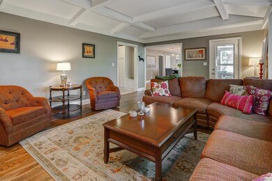 family room 2