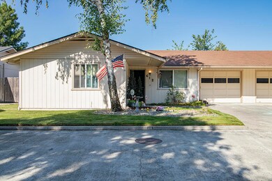 612 SW Sunwood Way, Grants Pass, OR 97526 - photo 2