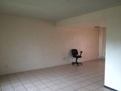 6026 N 30th -  living