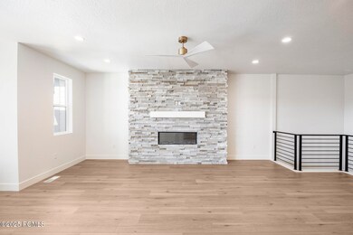 004_003_6028_n_fairview_drive-003_318_97