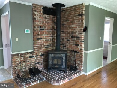 9118 Waltham Woods Rd, Parkville, MD 21234 - photo 4