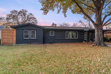 14 Dorothy Ln, Hurst, TX 76053 - photo 3