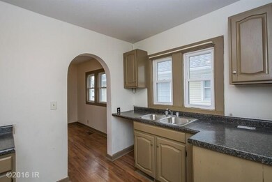 2736 E Grand Ave, Des Moines, IA 50317 - photo 6