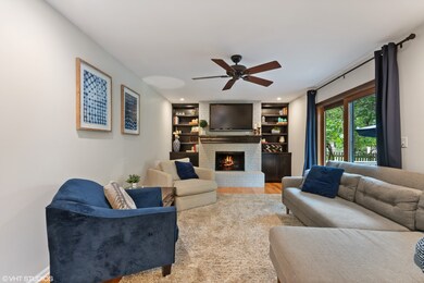 1322 Carol Ln, Naperville, IL 60565 - photo 5