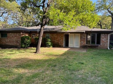 624 W Cheryl Ave, Hurst, TX 76053 - photo 5