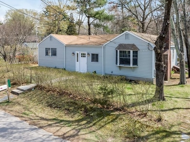 14 S Lakeview Rd, Norton, MA 02766 - photo 2