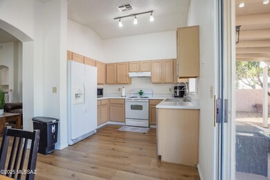 8845 E Apple Tree Dr, Tucson, AZ 85730 - photo 7