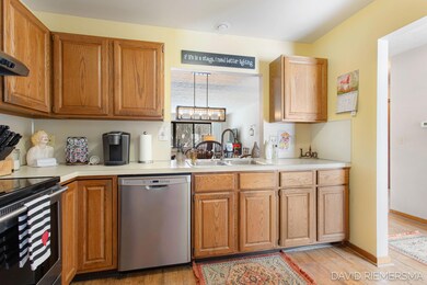 14-web-or-mls-659-appletree-dr