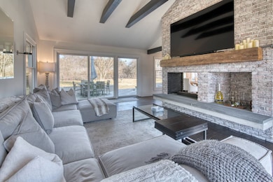 59 Dundee Ln, Southampton, NY 11968 - photo 4