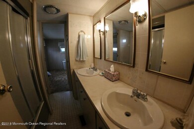 duel sink bathroom