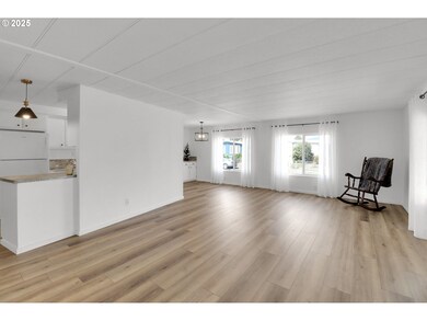 578 S 53rd St, Springfield, OR 97478 - photo 7