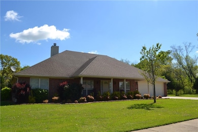 301 SW Tunbridge Dr, Bentonville, AR 72712 - photo 2