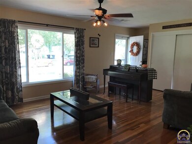 1333 SW 30th St, Topeka, KS 66611 - photo 7