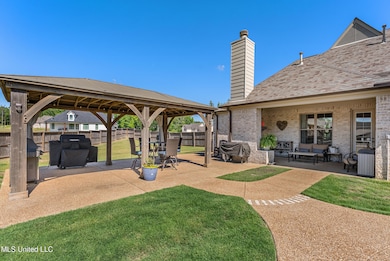Pergola & Patio