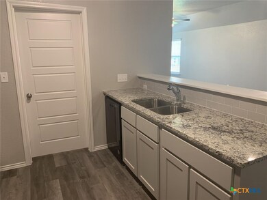 716 Kimble Dr unit A, Temple, TX 76501 - photo 5