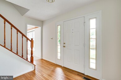 8310 Gentle Brook Ct, Laurel, MD 20723 - photo 4